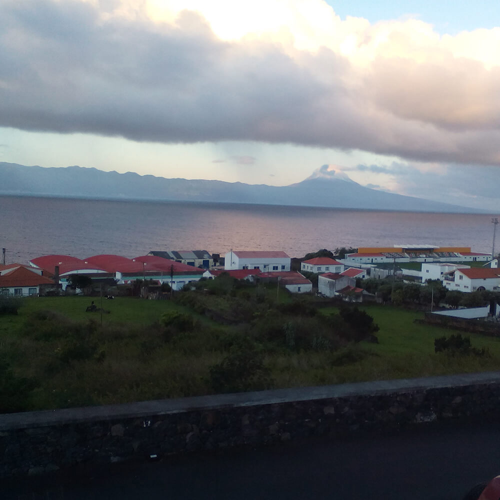 Hannaik instala quatro geradores no Parque Escolar dos Açores.