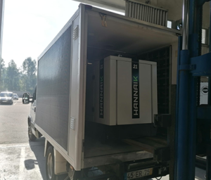 HANNAIK suministró un generador de energía de 21kVA, 1500RPM, 50HZ, 400V para un camión con monitor móvil en Portugal. Este generador estaba equipado con un motor diesel Lister Petter, alternador LEROY SOMER y controlador DSE.